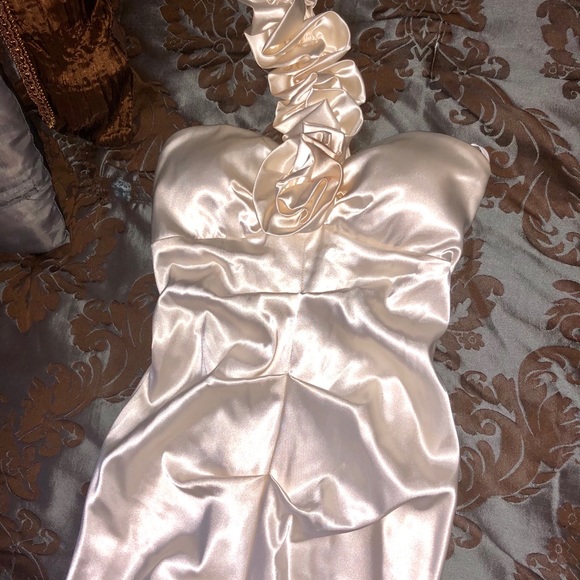 Mermaid silk off white shinny dress - Picture 4 of 5